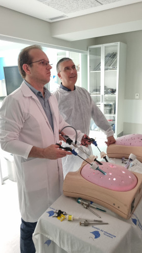 Curso de Extensão em Cirurgia Vídeo-Laparoscópica Avançada